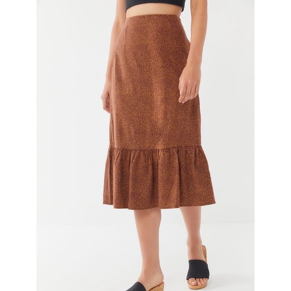 Urban Outfitters Dresses & Skirts - UO Marigold Linen Ruffle Midi Skirt